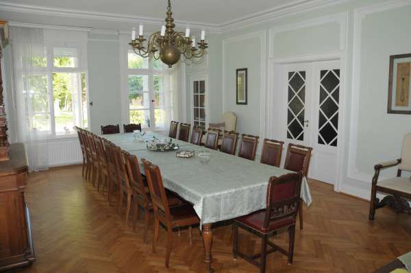 Herrenhaus-innen-01